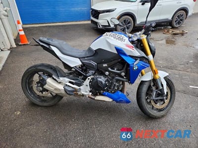 2023 BMW F 900 R WB10K1306P6H67404 - główne zdjęcie licytacji z USA - miniatura