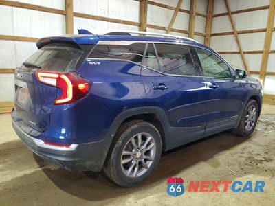Trzecie zdjęcie samochodu z tyłu: 2022 GMC TERRAIN SLT VIN:3GKALVEV5NL273270 - miniatura