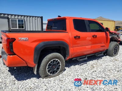Trzecie zdjęcie samochodu z tyłu: 2024 TOYOTA TACOMA TRD OFF-ROAD VIN:3TYLB5JN1RT016527 - miniatura