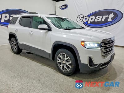Czwarte zdjęcie samochodu z boku: 2023 GMC ACADIA SLT VIN:1GKKNML41PZ147180 - miniatura