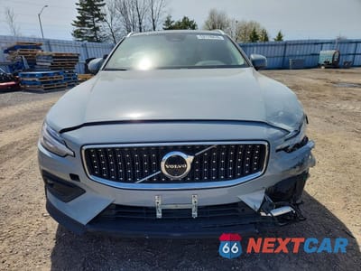 Piąte zdjęcie samochodu w środku: 2024 VOLVO V60 CROSS COUNTRY PLUS VIN:YV4L12WY4R1136736 - miniatura