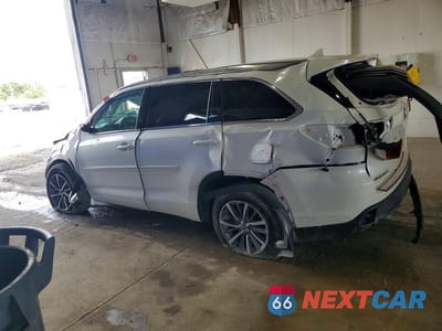 Drugie zdjęcie samochodu z przodu: 2018 TOYOTA HIGHLANDER XLE VIN:5TDJZRFH7JS849844 - miniatura