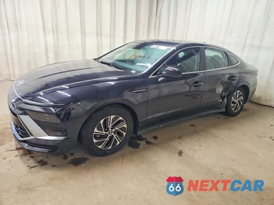 2026 HYUNDAI SONATA HYBRID BLUE KMHL24JJXTA160631 - główne zdjęcie licytacji z USA - miniatura