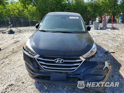 Piąte zdjęcie samochodu w środku: 2017 HYUNDAI TUCSON SE VIN:KM8J23A41HU382539 - miniatura