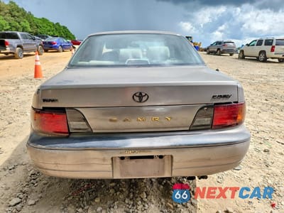 Zdjęcie 6 z 12 samochodu: 1996 TOYOTA CAMRY LE VIN:4T1BF12K3TU118760 - miniatura