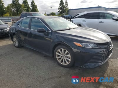 Czwarte zdjęcie samochodu z boku: 2019 TOYOTA CAMRY LE VIN:4T1B11HK1KU815011 - miniatura