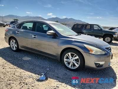 Czwarte zdjęcie samochodu z boku: 2015 NISSAN ALTIMA 2.5 SV VIN:1N4AL3AP2FC421076 - miniatura
