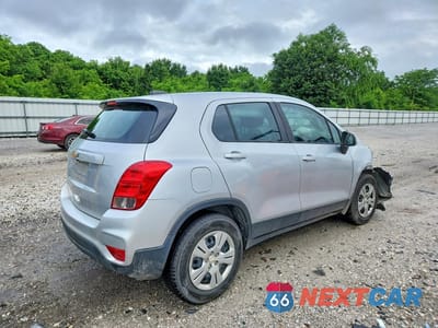 Trzecie zdjęcie samochodu z tyłu: 2018 CHEVROLET TRAX LS VIN:3GNCJKSB9JL370699 - miniatura