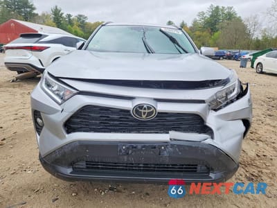 Piąte zdjęcie samochodu w środku: 2020 TOYOTA RAV4 XLE VIN:2T3P1RFV1LW106699 - miniatura