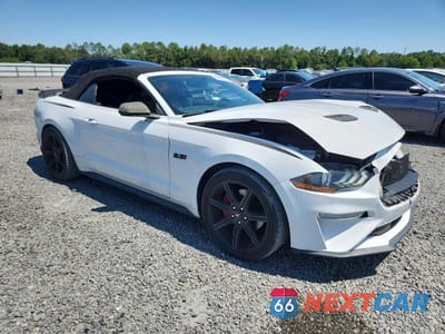Czwarte zdjęcie samochodu z boku: 2018 FORD MUSTANG VIN:1FATP8UHXJ5124004 - miniatura