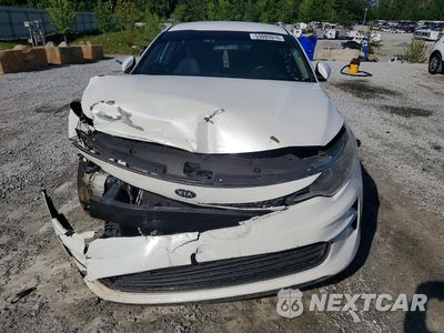 Piąte zdjęcie samochodu w środku: 2016 KIA OPTIMA LX VIN:5XXGU4L30GG052544 - miniatura