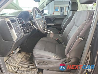 Zdjęcie 7 z 12 samochodu: 2017 CHEVROLET SILVERADO K1500 LT VIN:3GCUKREC6HG420016 - miniatura