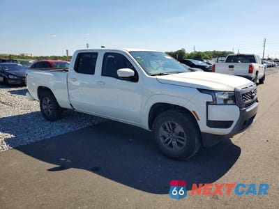 Czwarte zdjęcie samochodu z boku: 2025 NISSAN FRONTIER SV VIN:1N6ED1FK9SN631261 - miniatura