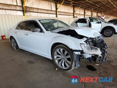 Czwarte zdjęcie samochodu z boku: 2019 CHRYSLER 300 LIMITED VIN:2C3CCAEG4KH609594 - miniatura