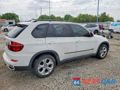 Trzecie zdjęcie samochodu z tyłu: 2013 BMW X5 XDRIVE50I VIN:5UXZV8C59D0C16807 - miniatura