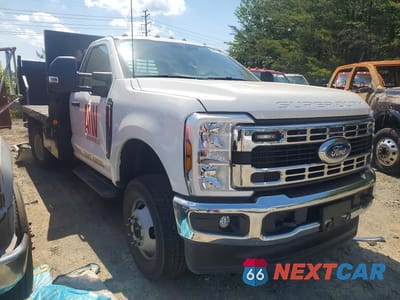 Czwarte zdjęcie samochodu z boku: 2024 FORD F350 SUPER DUTY VIN:1FDRF3HN2RDA33459 - miniatura