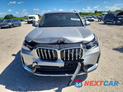 Piąte zdjęcie samochodu w środku: 2025 BMW X1 XDRIVE28I VIN:WBX73EF06S5227034 - miniatura