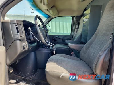 Zdjęcie 7 z 13 samochodu: 2015 CHEVROLET EXPRESS 3500 CARGO DELIVERY VAN VIN:1GCZGUCG5F1273618 - miniatura