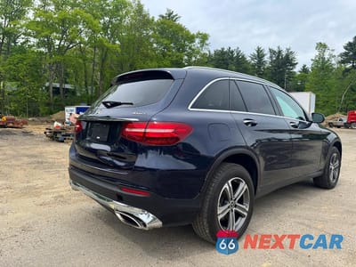 Czwarte zdjęcie samochodu z boku: 2019 MERCEDES-BENZ GLC 300 4MATIC VIN:WDC0G4KB1K1001831 - miniatura