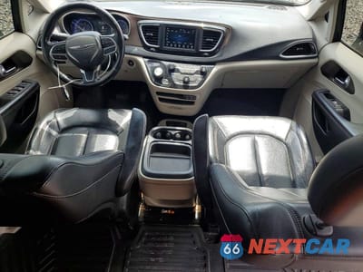 Zdjęcie 8 z 13 samochodu: 2019 CHRYSLER PACIFICA TOURING L VIN:2C4RC1BG8KR721190 - miniatura