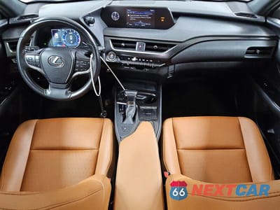 Zdjęcie 8 z 13 samochodu: 2021 LEXUS UX 200 VIN:JTHX3JBH0M2040232 - miniatura