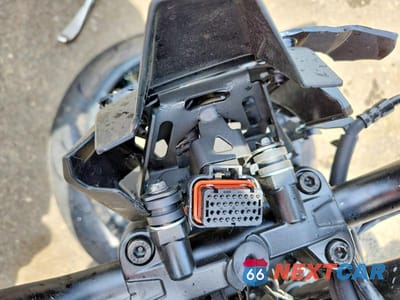Zdjęcie 7 z 9 samochodu: 2025 KAWASAKI ZR900 S VIN:ML5ZRDS15SDA04466 - miniatura