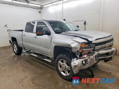 Czwarte zdjęcie samochodu z boku: 2016 CHEVROLET SILVERADO K2500 HEAVY DUTY LT VIN:1GC1KVE87GF208457 - miniatura