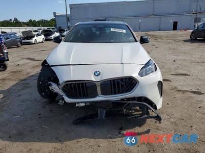 Piąte zdjęcie samochodu w środku: 2026 BMW 228XI VIN:WBA23GG02T7U32239 - miniatura
