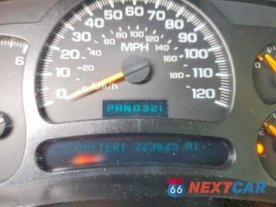 Zdjęcie 9 z 13 samochodu: 2005 CHEVROLET TAHOE C1500 VIN:1GNEC13V85R276432 - miniatura