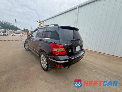 Trzecie zdjęcie samochodu z tyłu: 2010 MERCEDES-BENZ GLK 350 VIN:WDCGG5GB0AF436418 - miniatura