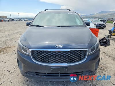 Piąte zdjęcie samochodu w środku: 2016 KIA SEDONA LX VIN:KNDMB5C13G6090085 - miniatura