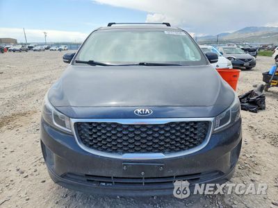 Piąte zdjęcie samochodu w środku: 2016 KIA SEDONA LX VIN:KNDMB5C13G6090085 - miniatura