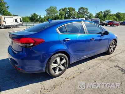 Trzecie zdjęcie samochodu z tyłu: 2018 KIA FORTE S VIN:3KPFL4A79JE267635 - miniatura