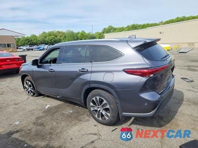 Drugie zdjęcie samochodu z przodu: 2020 TOYOTA HIGHLANDER XLE VIN:5TDHZRBH2LS508889 - miniatura