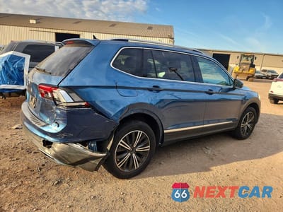 Trzecie zdjęcie samochodu z tyłu: 2019 VOLKSWAGEN TIGUAN SE VIN:3VV3B7AX4KM102401 - miniatura