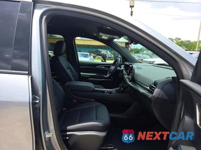 Piąte zdjęcie samochodu w środku: 2026 CHEVROLET TRAVERSE LT VIN:1GNERGKS2TJ191252 - miniatura