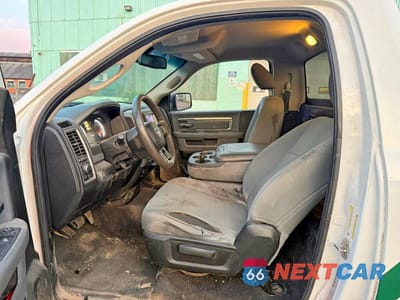 Piąte zdjęcie samochodu w środku: 2019 RAM 1500 CLASSIC TRADESMAN VIN:3C6JR7DG7KG552532 - miniatura