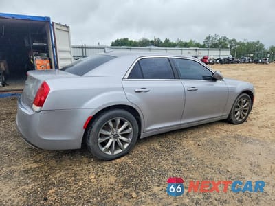 Trzecie zdjęcie samochodu z tyłu: 2015 CHRYSLER 300 LIMITED VIN:2C3CCAAG2FH796605 - miniatura