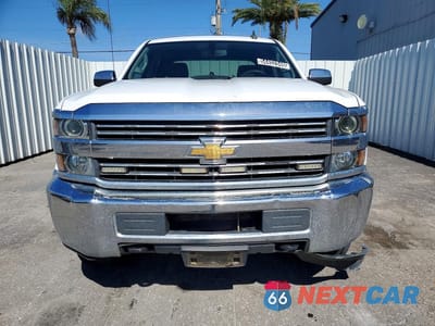 Piąte zdjęcie samochodu w środku: 2018 CHEVROLET SILVERADO K2500 HEAVY DUTY VIN:1GC1KUEG5JF202312 - miniatura