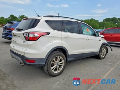 Trzecie zdjęcie samochodu z tyłu: 2018 FORD ESCAPE SEL VIN:1FMCU0HD0JUB81289 - miniatura