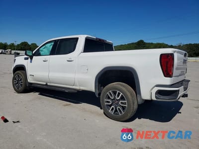 Drugie zdjęcie samochodu z przodu: 2023 GMC SIERRA K1500 AT4 VIN:3GTUUEE85PG236148 - miniatura