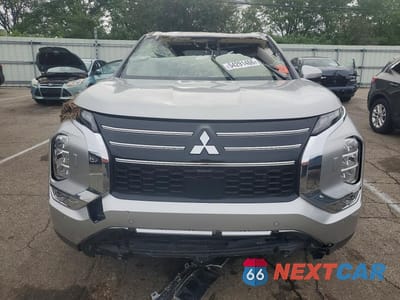 Piąte zdjęcie samochodu w środku: 2025 MITSUBISHI OUTLANDER SE VIN:JA4J4VA87SZ028302 - miniatura