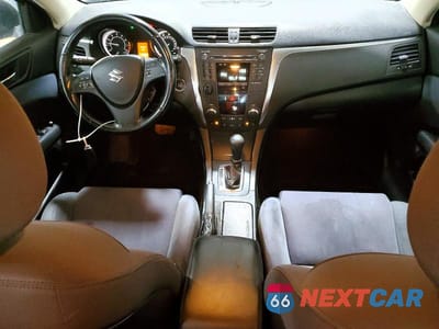 Zdjęcie 8 z 12 samochodu: 2011 SUZUKI KIZASHI S VIN:JS2RF9A19B6110262 - miniatura
