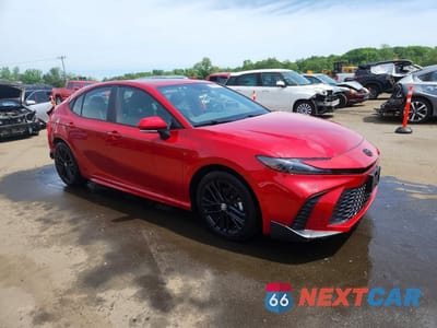 Czwarte zdjęcie samochodu z boku: 2025 TOYOTA CAMRY SE VIN:4T1DBADK1SU006474 - miniatura