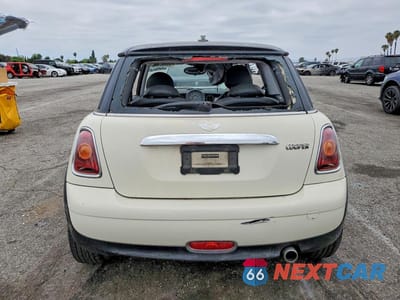 Zdjęcie 6 z 12 samochodu: 2007 MINI COOPER VIN:WMWMF33567TT56502 - miniatura