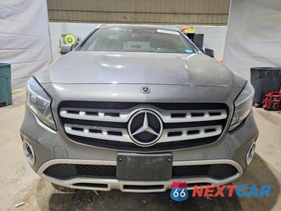Piąte zdjęcie samochodu w środku: 2018 MERCEDES-BENZ GLA 250 4MATIC VIN:WDCTG4GB3JJ452666 - miniatura