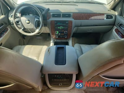 Zdjęcie 8 z 13 samochodu: 2007 CHEVROLET SUBURBAN C1500 VIN:1GNFC16087J190009 - miniatura