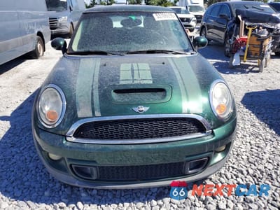 Piąte zdjęcie samochodu w środku: 2013 MINI COOPER S VIN:WMWSV3C5XDT395289 - miniatura