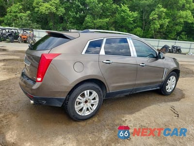 Trzecie zdjęcie samochodu z tyłu: 2015 CADILLAC SRX LUXURY COLLECTION VIN:3GYFNBE38FS620018 - miniatura