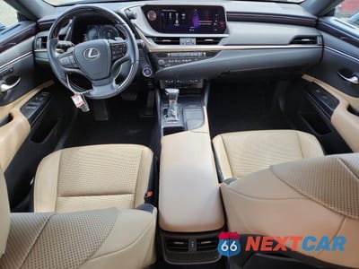 Zdjęcie 8 z 12 samochodu: 2020 LEXUS ES 300H VIN:58AD21B1XLU010012 - miniatura